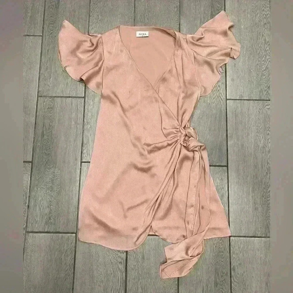Aura Blush Mini Wrap Dress Size Small - Picture 4 of 6